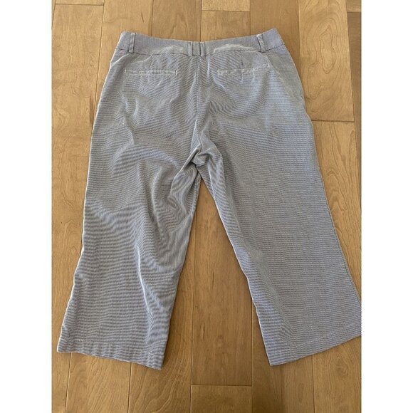 Dockers Petites Mid Rise Curvy Women's Striped Capri Pants Pockets Size 12P - Picture 2 of 6